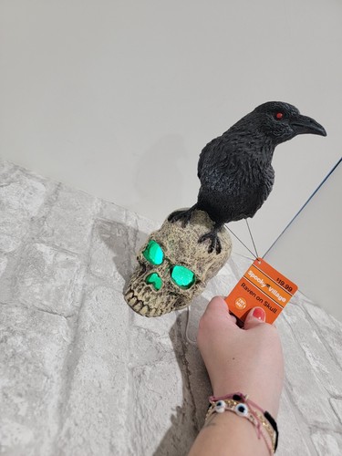 Raven on Skull LED Illuminated Eyes 9" Tall Spooky Village New Home Decor - Picture 7 of 12