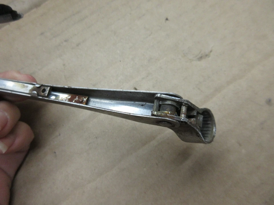 Brazo limpiaparabrisas cromado vintage MG MGB 6 Foto 3 de 4