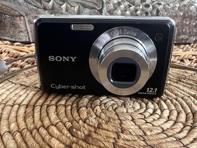 Sony Cyber-shotDSC-W230 12.1MP Digital Camera -Charger , SD , USB. see pictures
