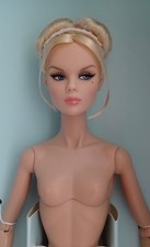 Integrity Trending Tulabelle True Doll Nude + COA, Display Stand, Xtra Hands