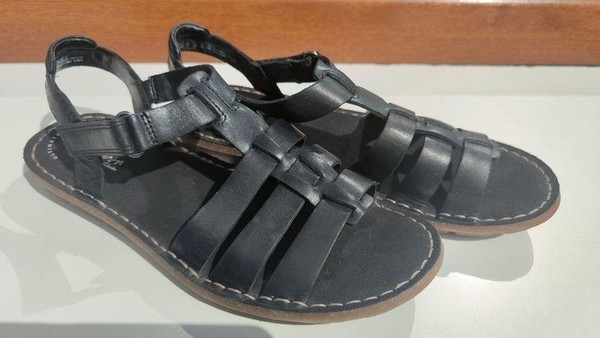 Women Clarks Heels Black Leather 38