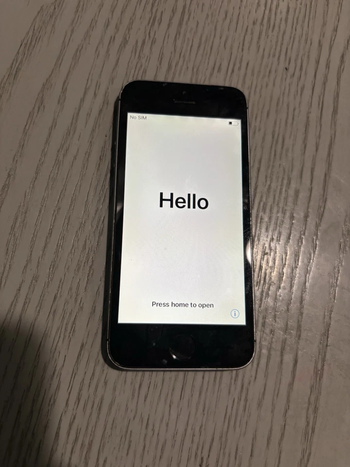 Apple iPhone 5s 16GB Gray, Unlocked, Fully Functional - Image 2 of 2