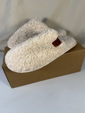 Women  s New, Soft Slippers With Rubber Sole Size 9/10
