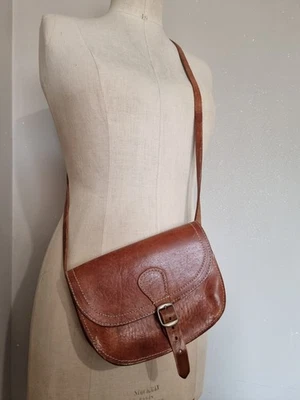 VINTAGE SAC ARTISANAL STYLE BERGER CUIR VERITABLE MARRON BAG - Photo 1/4
