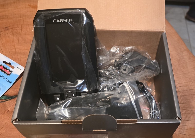 Garmin Striker Plus 4 Fishfinder w/ Transducer GPS 4in 272x480 Black