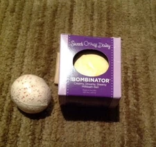 Perfectly Posh Sweet Crazy Daisy Large Bombinator Milkbath Ball NEW & BONUS Bomb