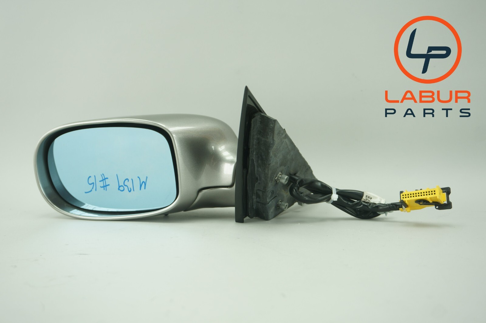 M139 05-08 Maserati Quattroporte Front Left Door Side View Mirror Silver C1560