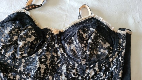 Antique Corset Lace - Picture 4 of 12