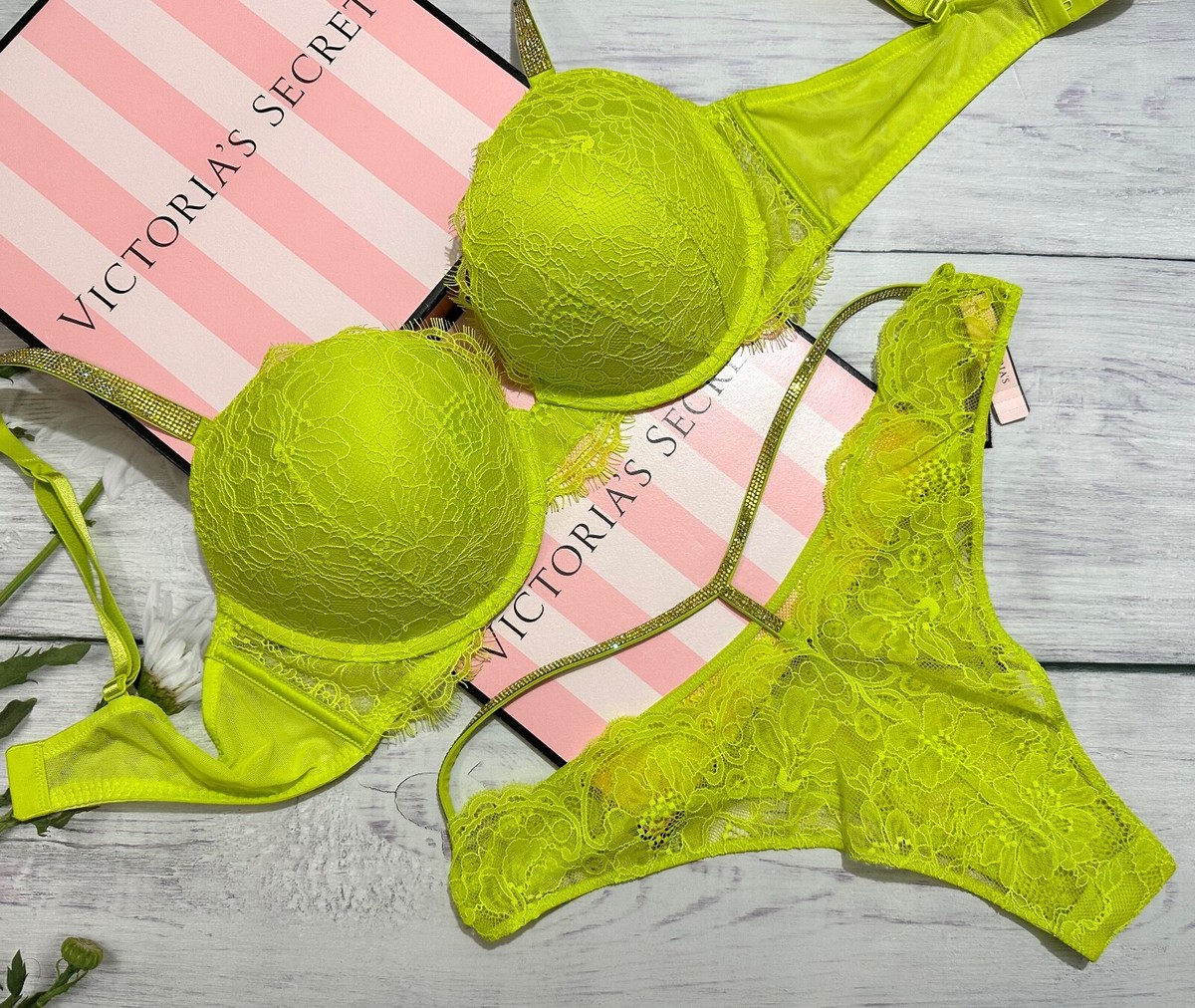 Victoria's Secret Shine Strap Lace Push-Up Bra Garter Thong Set