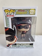 Figura de vinilo Funko Pop #221 Heroes DC Comics Bombshells Batwoman en caja.