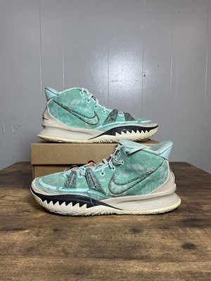 Size: 9.5M - Nike Kyrie 7: Copa Grey Rattan - PRE-OWNED - CQ9326-402