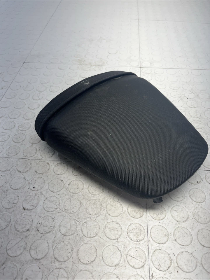 Asiento de pasajero trasero apto para Suzuki GSXR600-GSXR750 2011-2014 OEM Foto 2 de 4
