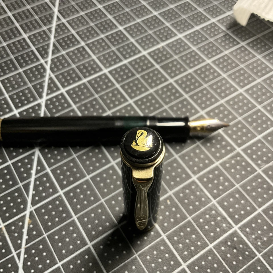 Pluma Estilográfica Pelikan M200 Foto 4 de 4