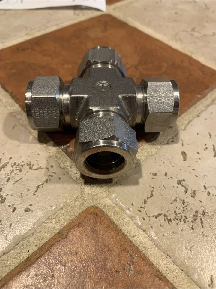 Tubo de 4 vías Tylok OD 316 R2 acero inoxidable 3/4 Foto 3 de 4