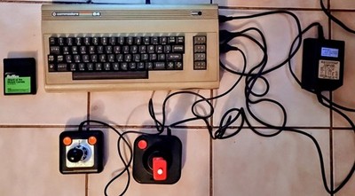 Commodore 64 With 2 Joysticks And Game Bundle ''Read Description''