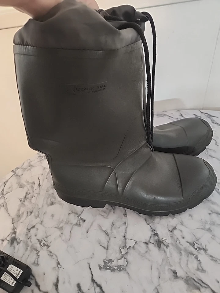 USED Men’s Ozark Trail Insulated Slip Resistant Water Proof Rubber Boots Size 12 - Image 2 of 4