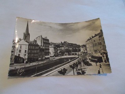 19 TULLE CORREZE LE QUAI DE LA REPUBLIQUE ET LA CORREZE ANIMEES COMMERCE