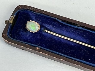 Eine antike edwardianische Stecknadel aus 9 kt Gold und Opal um 1905
