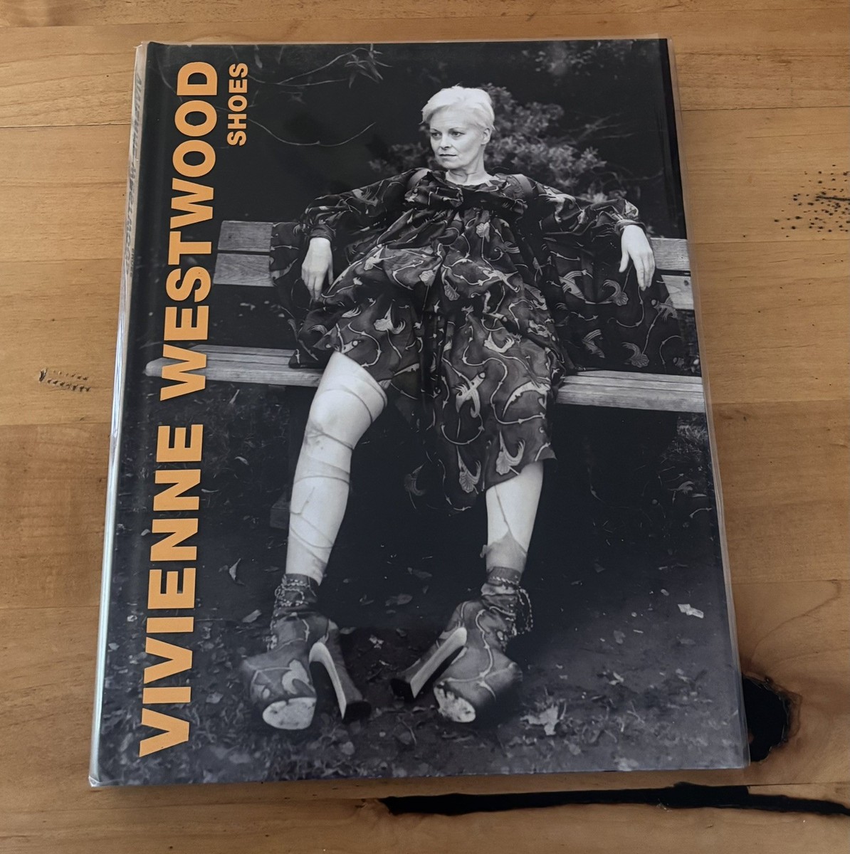 VIVIENNE WESTWOOD SHOES アートブック Vivienne Westwood Shoes Art Book Juergen Teller 2006 | eBay