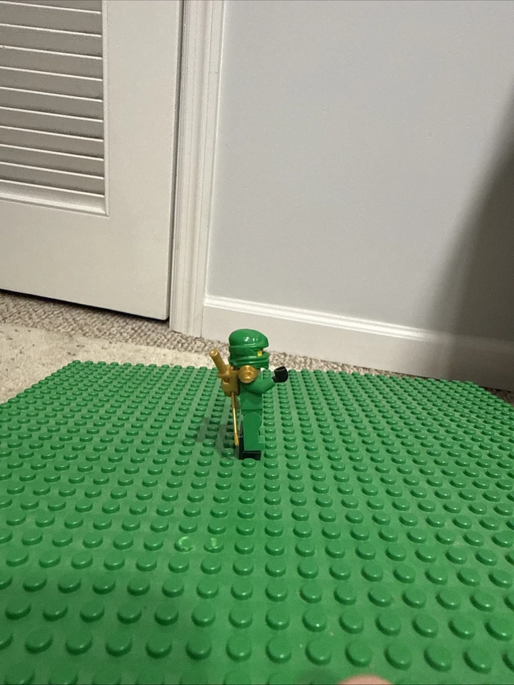 Lloyd DX Ninjago LEGO Minifigure Near Mint - Image 3 of 4