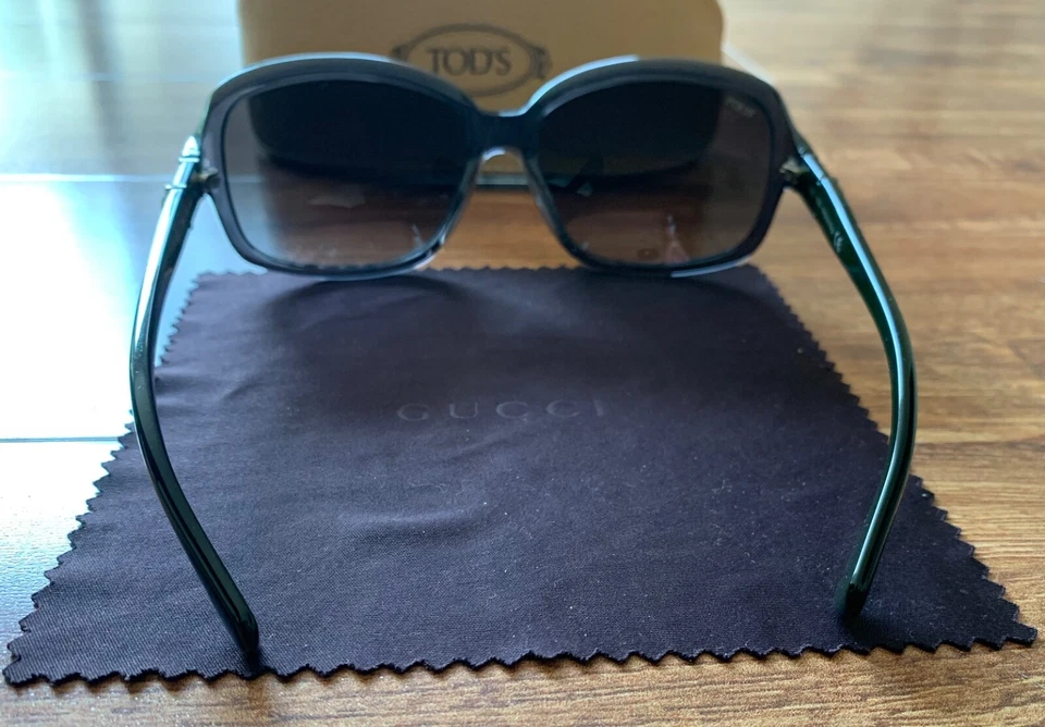 TOD’S TO 27 20B Mujeres Cuadrado Verde Brazos Negro Lente Gafas de sol Plata Logo Estuche Foto 4 de 4