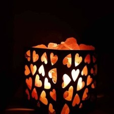 BRACIERE IN FERRO BATTUTO A "CUORI" CON PEZZI DI SALE ROSA dell' HIMALAYA