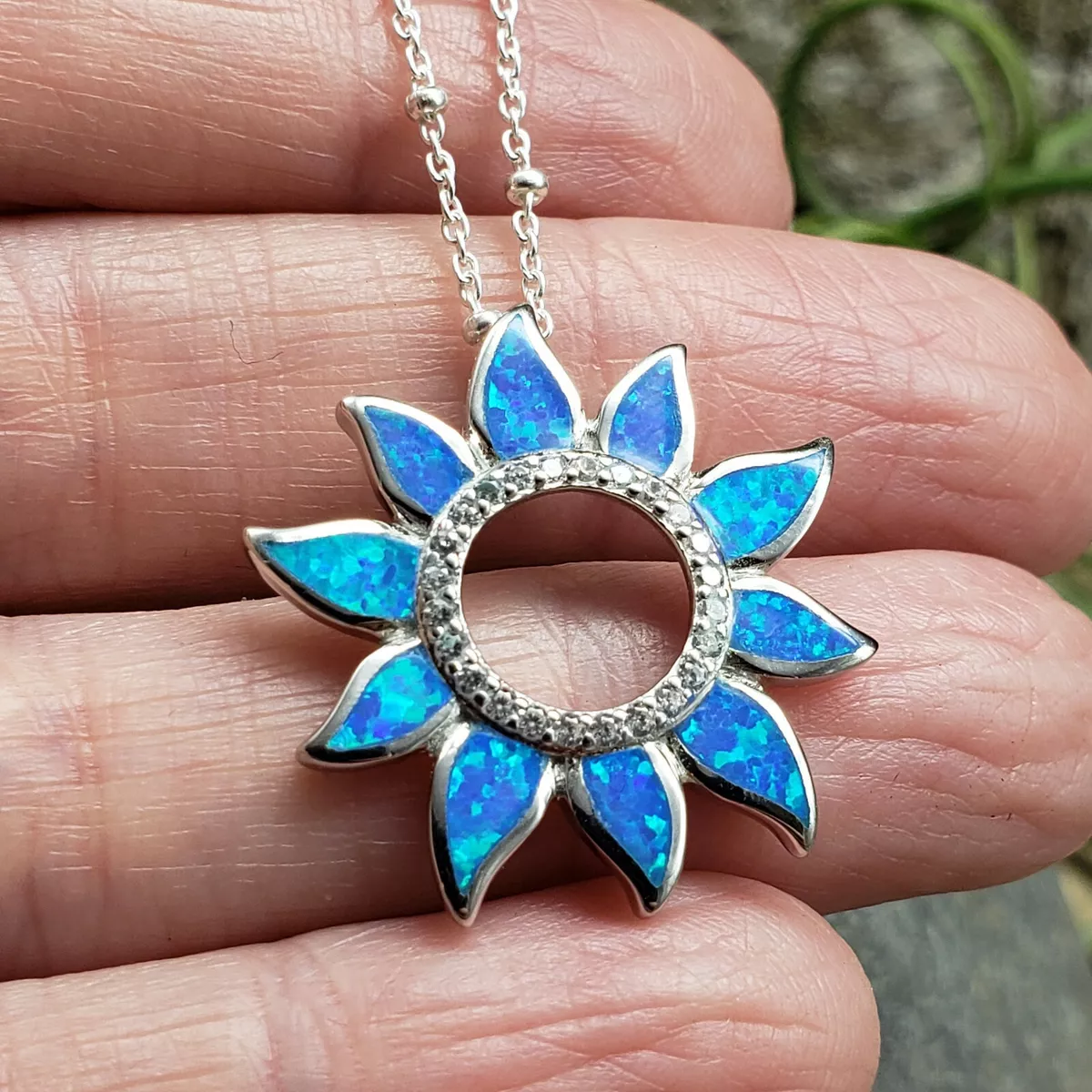 Crystal sunflower deals necklace