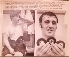 1970 NHL HOCKEY PHOTO BOBBY ORR PHIL ESPOSITO STANLEY CUP BOSTON BRUINS HHOF WHA