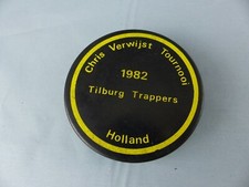 PALET PUCK ICE HOCKEY SUR GLACE EBAUER CHRIS VERWIJST 1982 TILBURG TRAPPERS