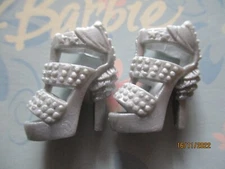 BARBIE DOLL / PAIR OF SHOES: BOOTS, PUMPS ....... (901)