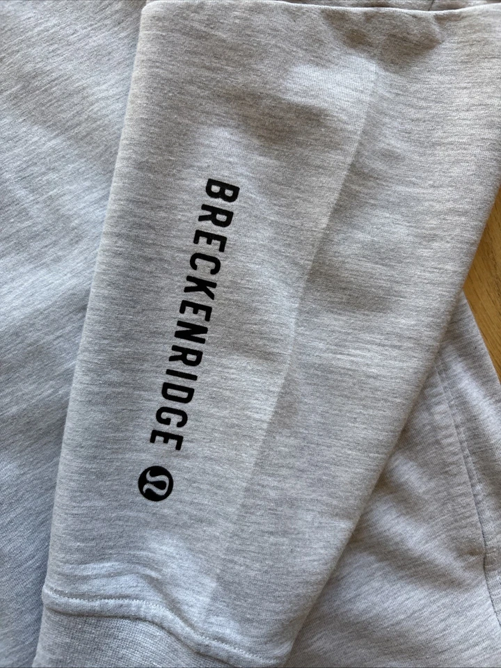 Moletom pulôver feminino Lululemon com capuz cinza claro tamanho 8 - Imagem 2 de 4