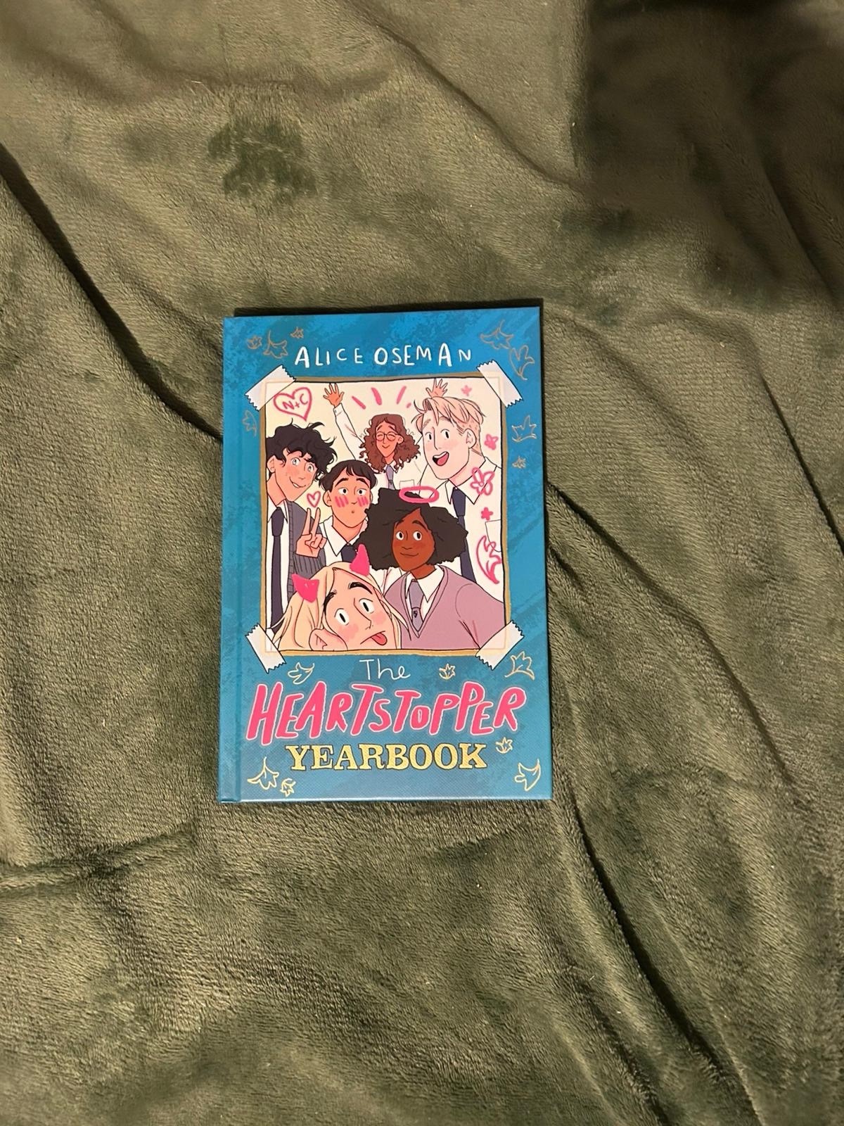 Heartstopper Yearbook by Alice Oseman (2022, Hardcover)