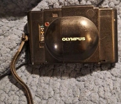 Vintage Olympus XA 35mm Rangefinder Film Camera F.Zuiko 1:2.8 35mm