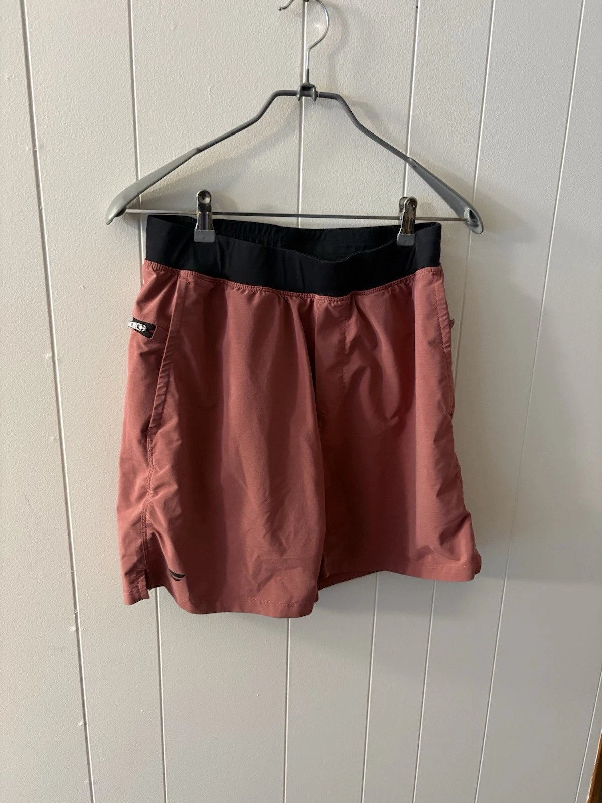 fabletics euc waist zippered pockets k3 shorts