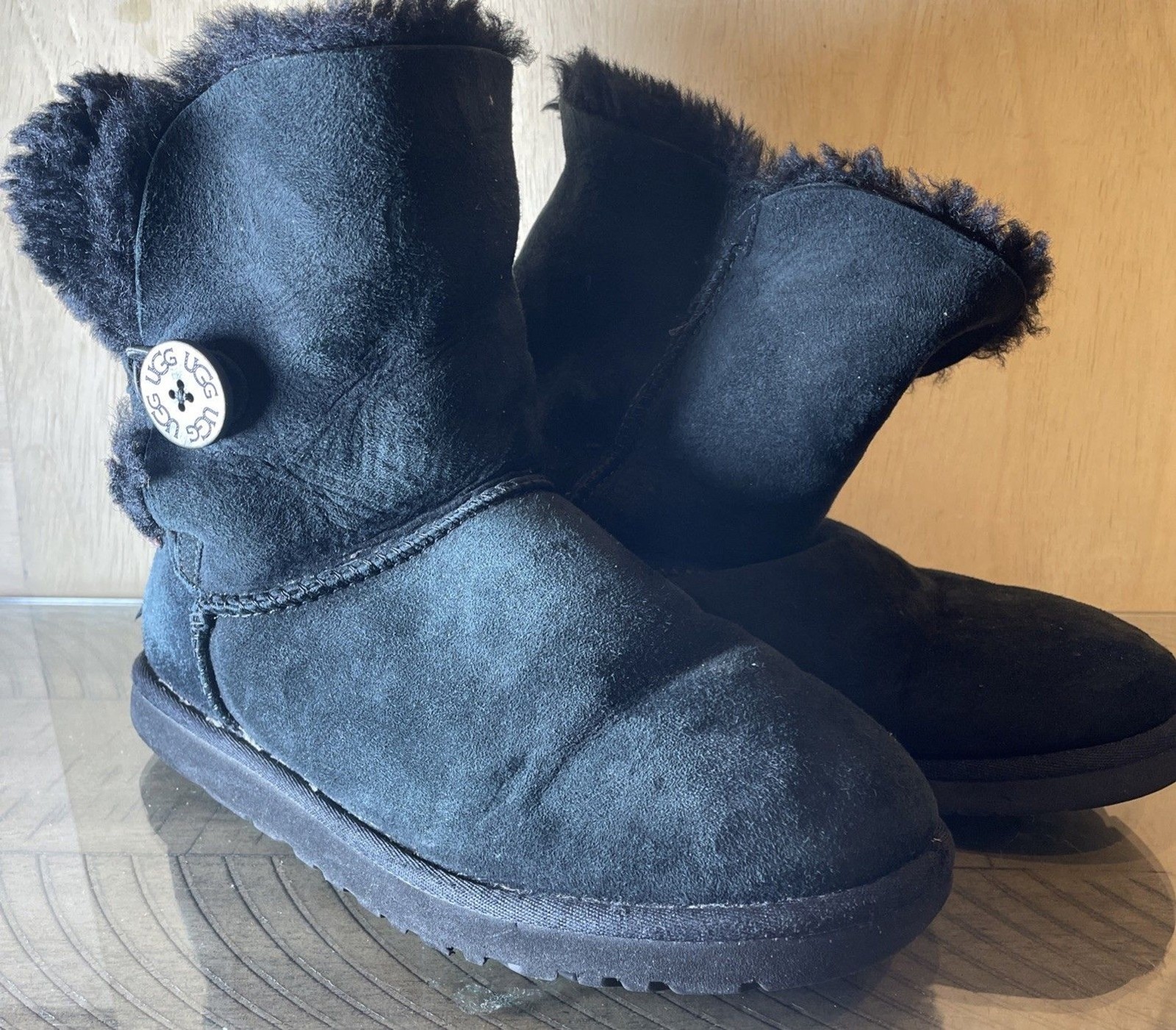 UGG Australia Women's Bailey Button II Boots size 9 Black