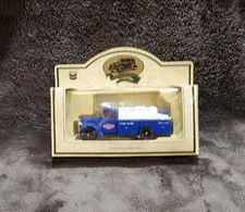 Lledo Days Gone Chevron Standard Oil Chevron 1936 Farm Delivery Truck  