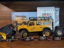 FMS FCX24M Defender D110 (RTR) & Crawler Park Bundle