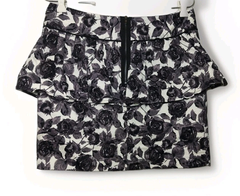 Falda Y2K Forever 21 Peplum Vintage Floral Gris Marfil Elástica Forrada Talla L Foto 2 de 4