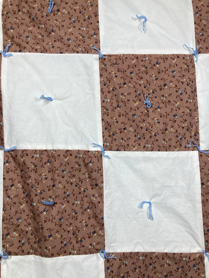 Edredón atado para cuna de regazo o bebé 35x42" cuadrados de retazos marrón Ditsy cabaña floral Foto 2 de 4