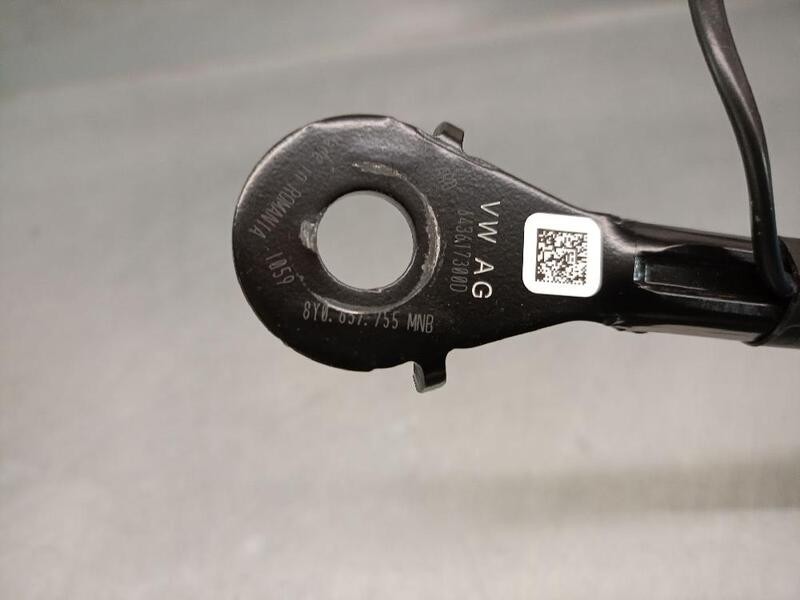 8Y0857755 ENGANCHE CINTURON DELANTERO DERECHO para AUDI A3 SPORTBACK (8YA 8YF)