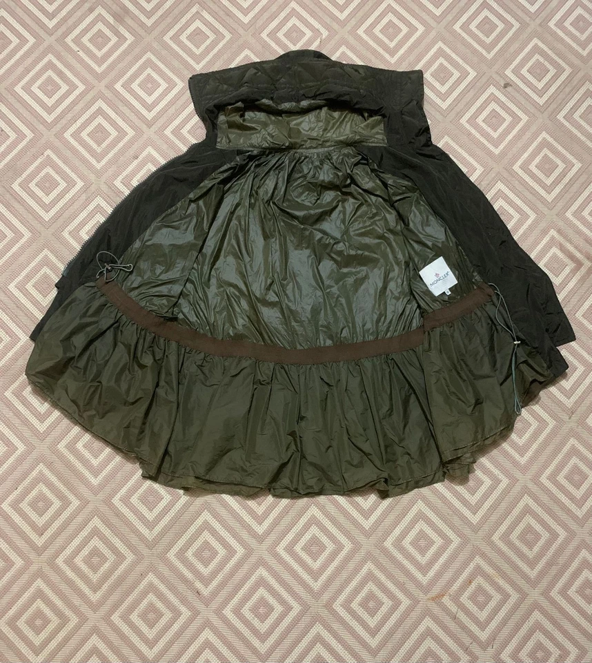 Jaqueta Parka Masculina Vintage Moncler com Capuz Tamanho 0 XS Verde Oliva Rara Fabricada na Romênia - Imagem 3 de 4