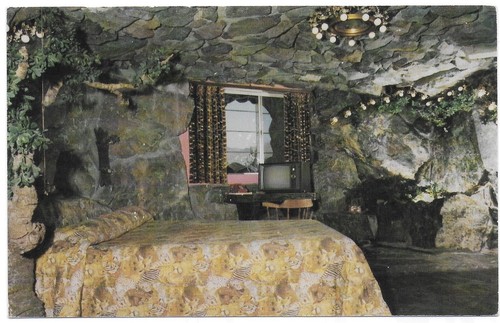 Postkarte CA San Luis Obispo Kalifornien, Madonna Inn, Zimmer 137, Höhlenmenschzimmer D26 - Bild 1 von 2