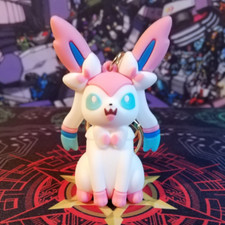 Pokemon GO Feelinara Sylveon Eeveelution Anh&auml;nger Keychain Figur 7cm NEU