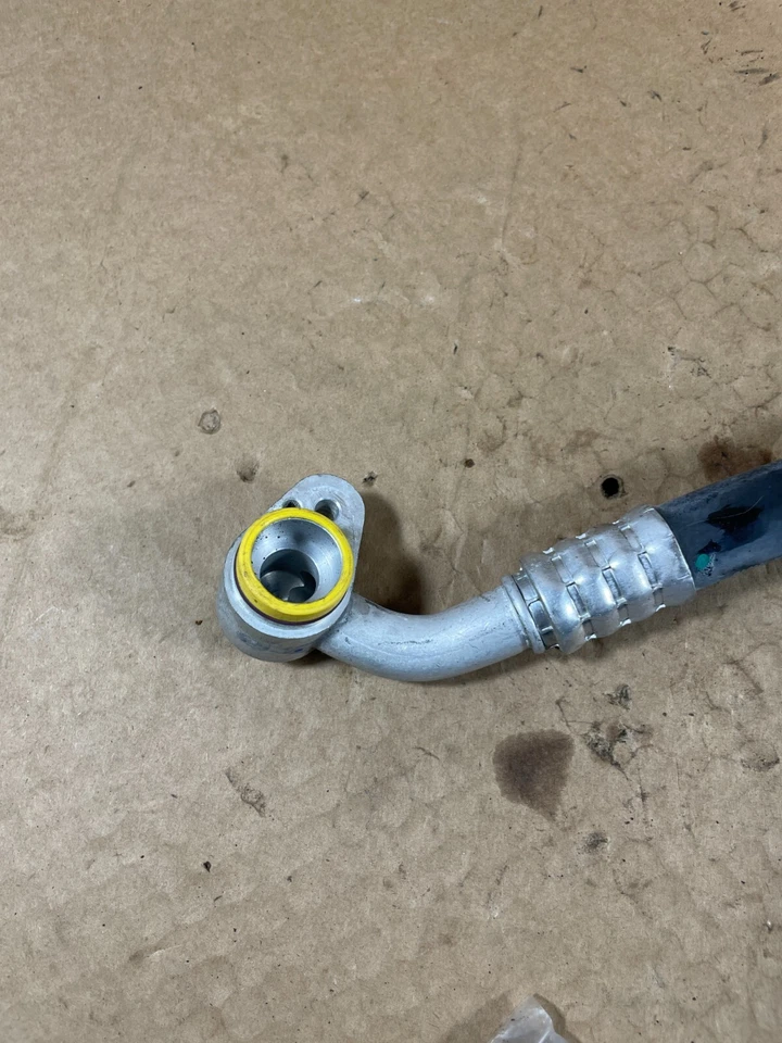 2011-2013 BMW 328I TUBO MANGUEIRA DE SUCÇÃO AR CONDICIONADO TUBULAÇÃO FABRICANTE DE EQUIPAMENTO ORIGINAL. - Imagem 2 de 4