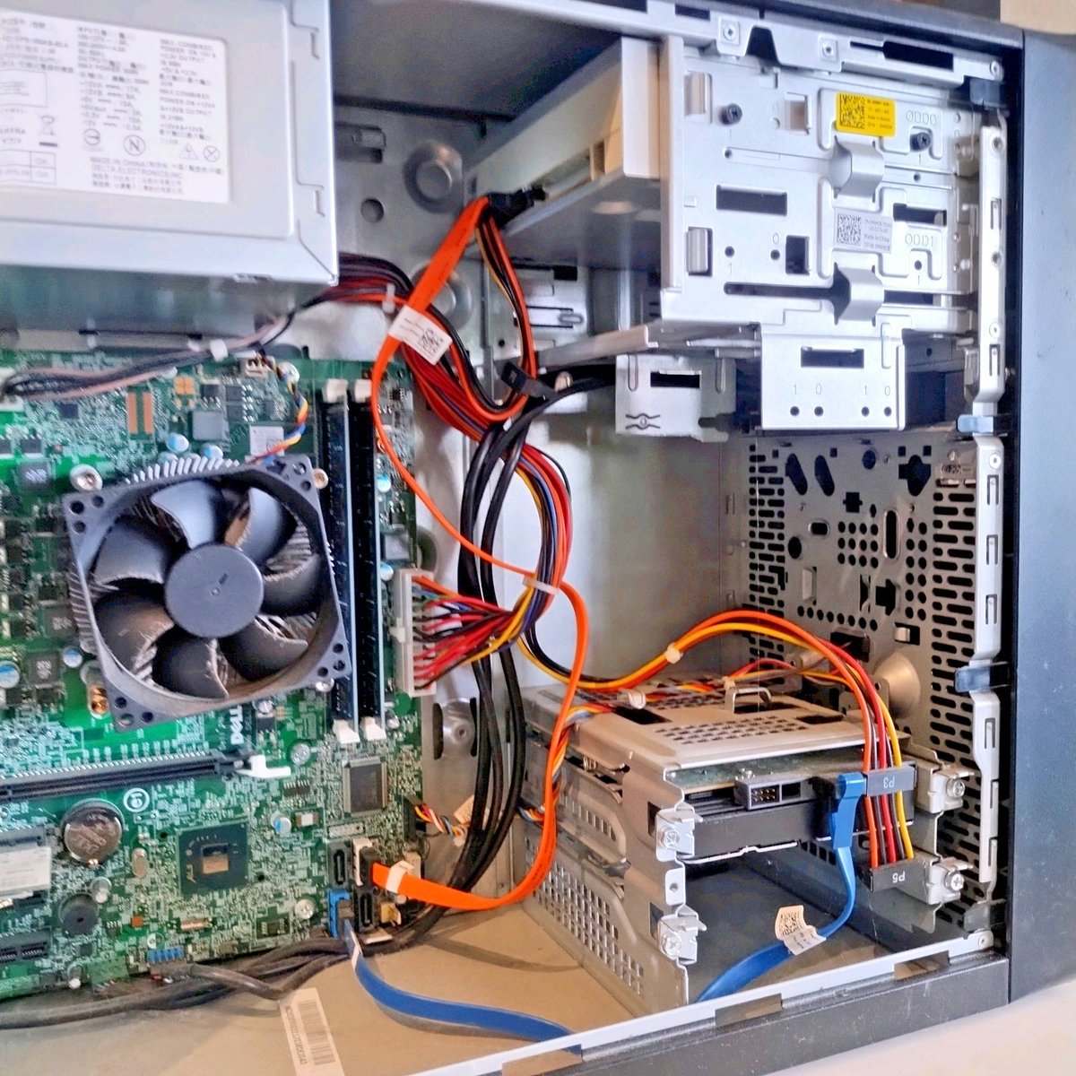 PC Dell Inspiron 620s SFF – Intel I3 2e Gén, SSD 64 Go, RAM 4 Go, Windows 10 – Bon état