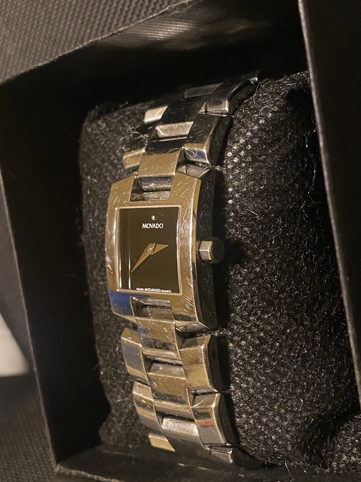 1195 $ MSRP Reloj Pulsera Movado Eliro 24MM Hecho en Suiza Zafiro NUEVO Batt Foto 3 de 4