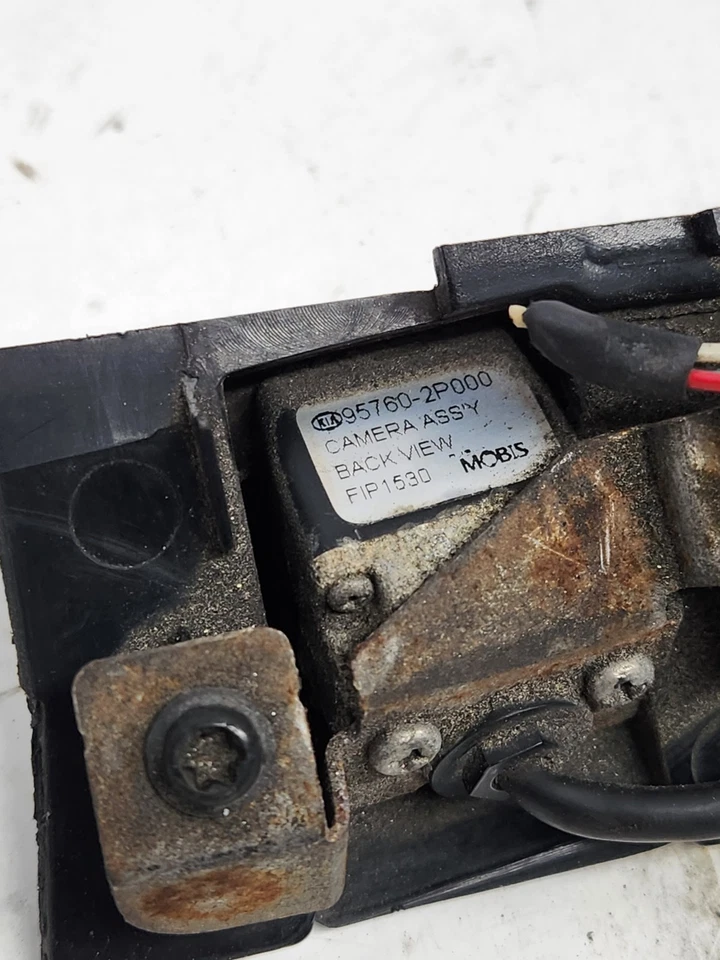 2011 - 2013 KIA SORENTO CÂMERA DE RÉ TRASEIRA 95760-2P000 FABRICANTE DE EQUIPAMENTO ORIGINAL - Imagem 4 de 4