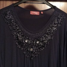 Thea 24 Plus weites Shirt Langarm Gr 54 mit wunderschönen Applikationen schwarz