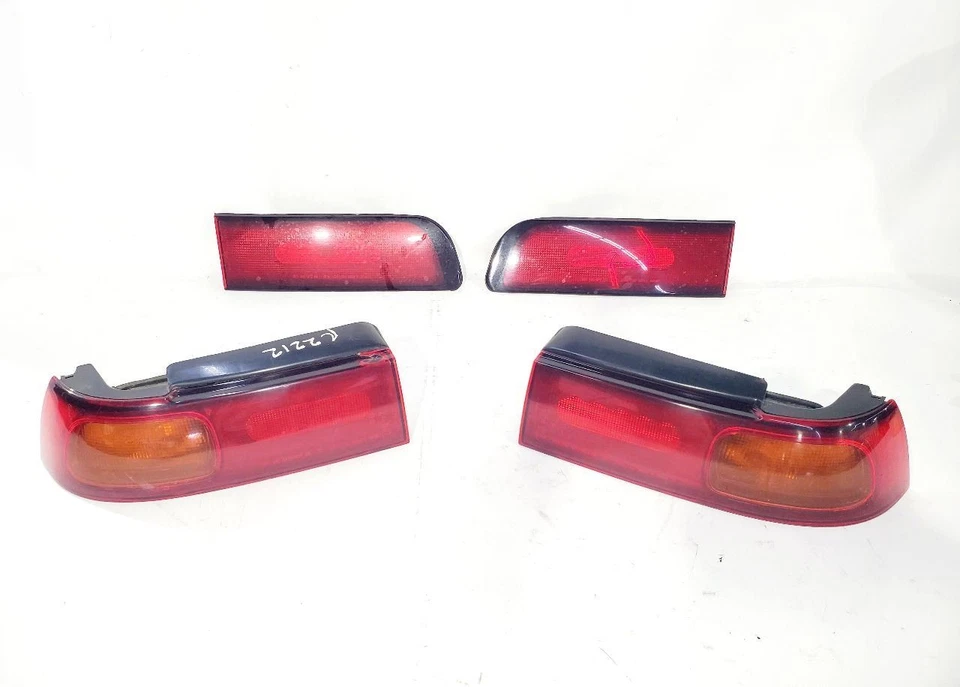 1992 1993 1994 1995 1996 1997 Subaru SVX OEM Juego completo de luces traseras Foto 3 de 4