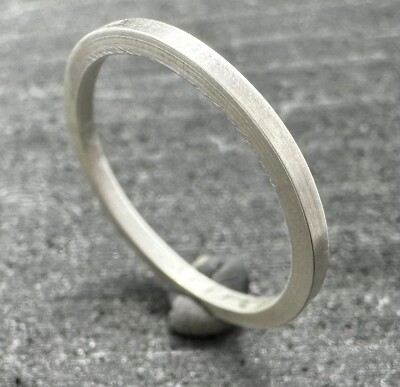 Sterlingsilber quadratischer Ring | Satinoberfläche | Stapeln | 925 | Handgefertigt in UK